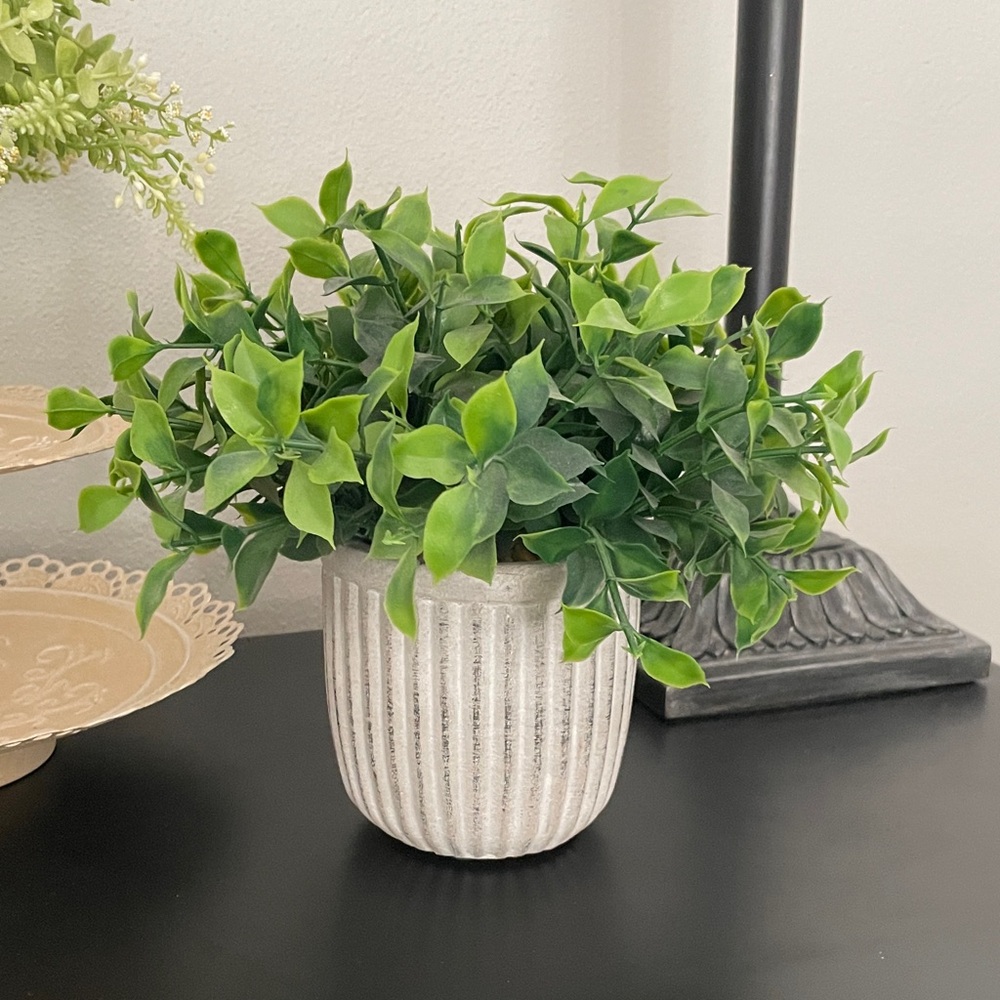 Faux Artificial Potted Plant in Ribbed Ceramic Pot LIFELIKE